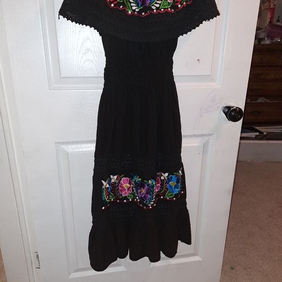 Mexico dress - Picture 4 of 5